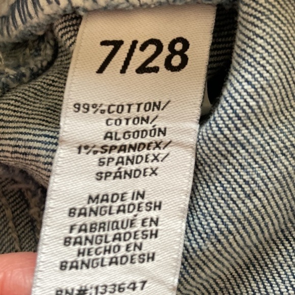 Celebrity Pink Denim Festival Skirt Size 7‎ Medium Wash Heavy Fringe NWT - Picture 7 of 8